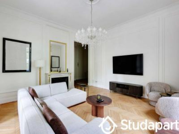 Voir la photo 1/11 du type apartment à Paris 16e Arrondissement