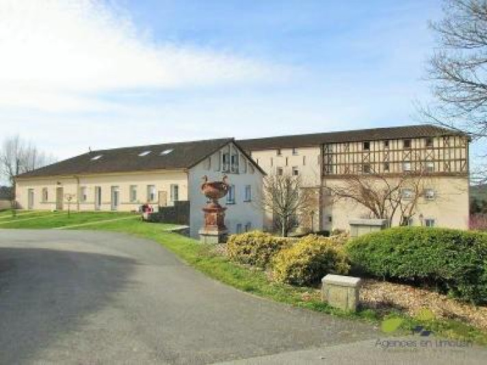 Voir la photo 1/12 du type apartment à Saint-Léonard-de-Noblat