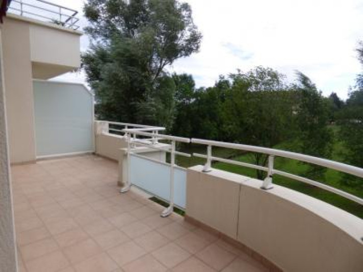 Voir la photo 1/1 du type apartment à Massieux