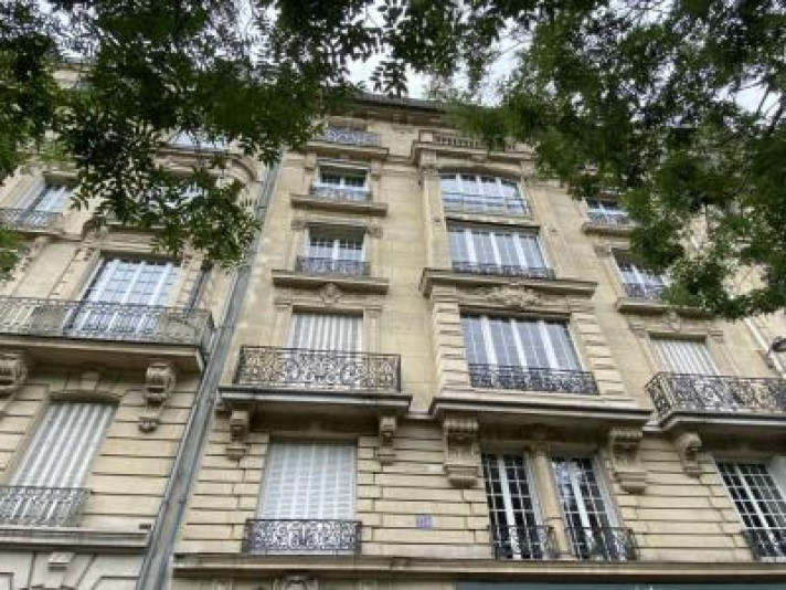 Voir la photo 1/15 du type apartment à Paris 17e Arrondissement