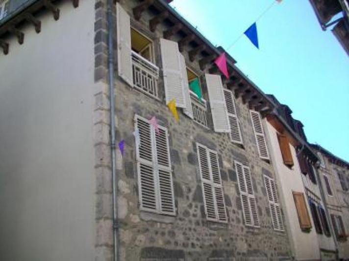 Voir la photo 1/12 du type apartment à Mur-de-Barrez