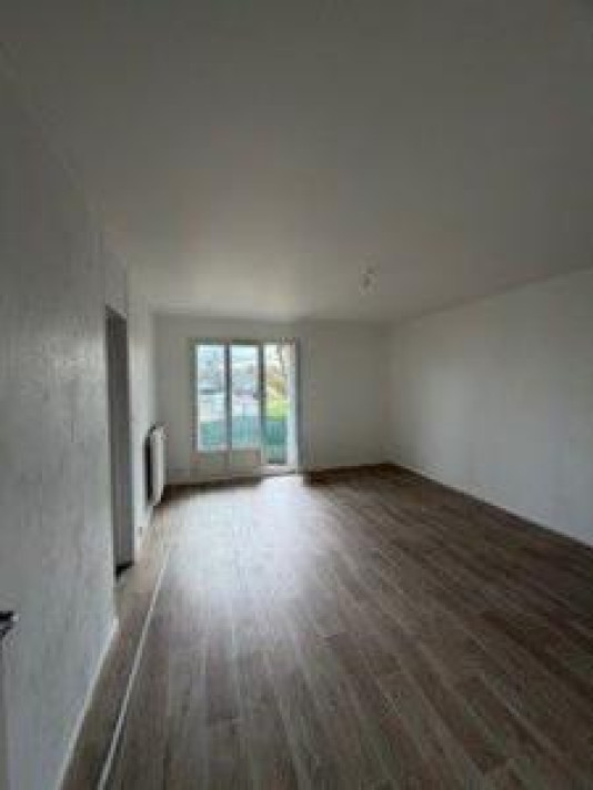 Voir la photo 1/9 du type apartment à Marseilles-lès-Aubigny