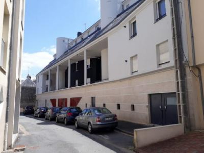 Voir la photo 1/3 du type apartment à Laval