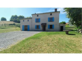 Maison à Cleppé