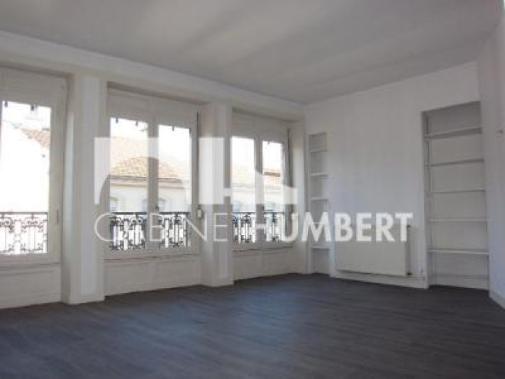 Voir la photo 1/6 du type apartment à Saint-Étienne