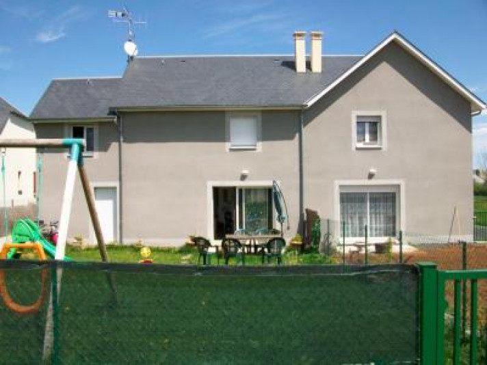 Voir la photo 1/11 du type house à Thérondels