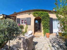 Maison à Saint-Cyr-sur-Mer