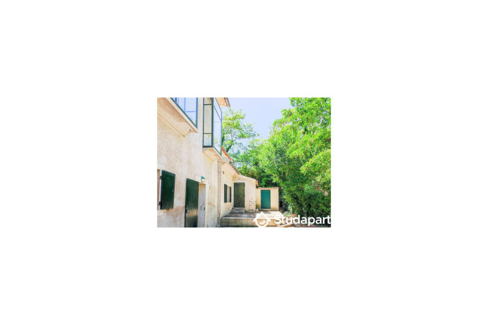 Voir la photo 1/8 du type room à Aix-en-Provence