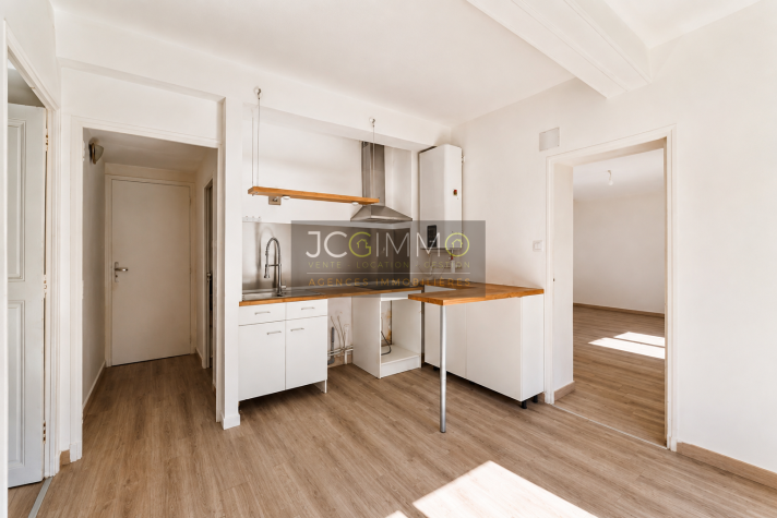 Voir la photo 1/10 du type apartment à Solliès-Ville