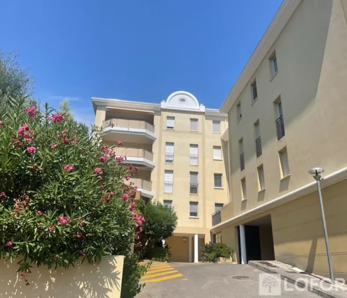 Voir la photo 1/7 du type apartment à Hyères
