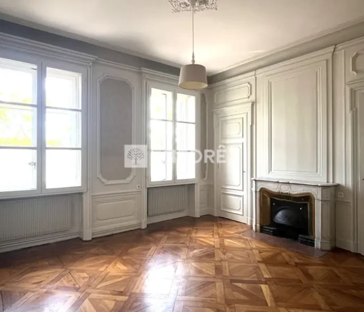 Voir la photo 1/8 du type apartment à Lyon