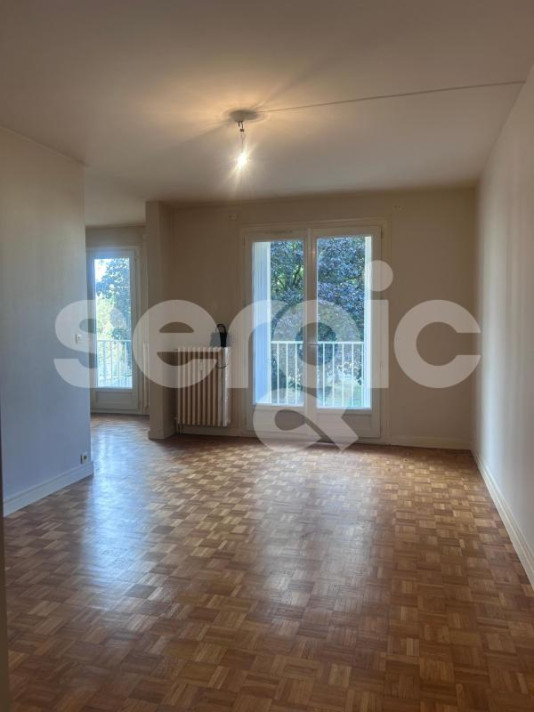 Voir la photo 1/7 du type apartment à Compiègne