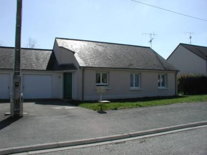 Voir la photo 1/2 du type house à Soulgé-sur-Ouette