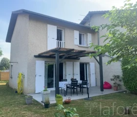 Maison à Saint-Étienne-de-Saint-Geoirs