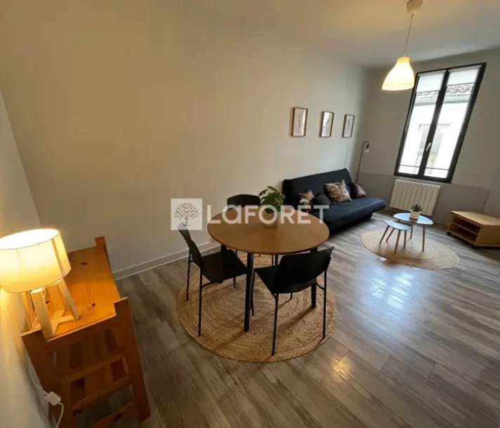 Voir la photo 1/16 du type apartment à Cognac