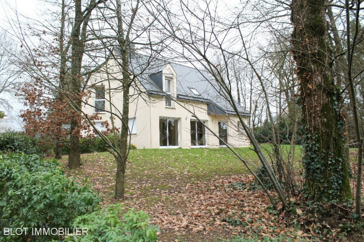 Voir la photo 1/7 du type house à Châteaubourg