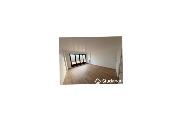 Voir la photo 1/10 du type room à Cergy