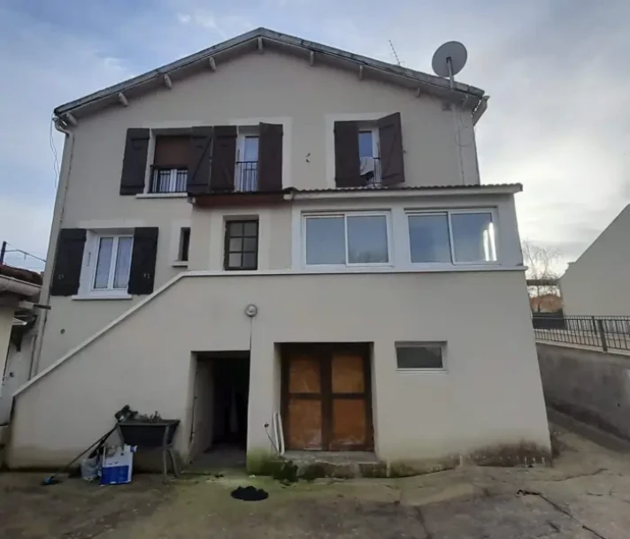 Studio à Égly
