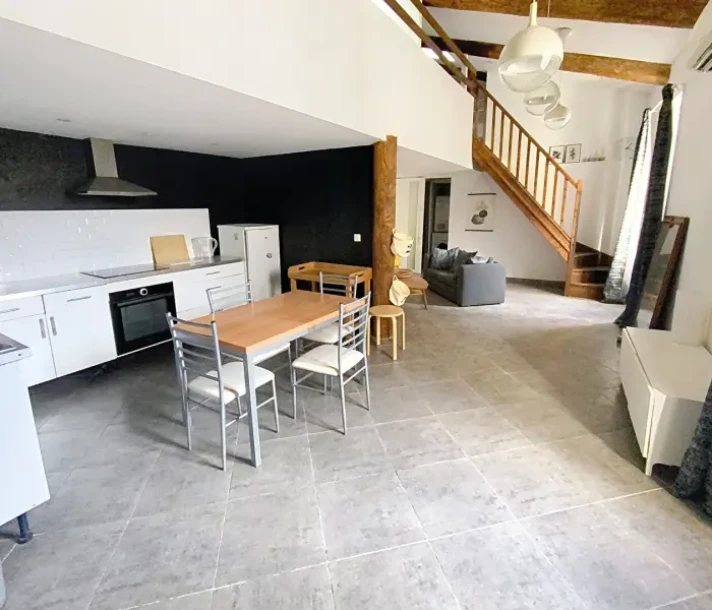 Voir la photo 1/10 du type apartment à Avignon