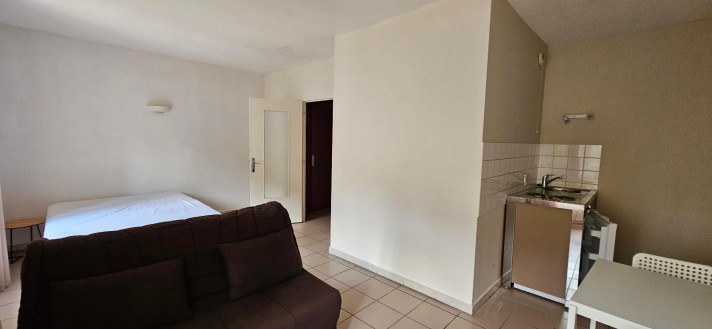 Voir la photo 1/5 du type studio à Privas