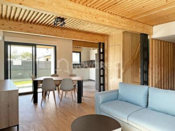 Voir la photo 1/6 du type house à Sauvagnon