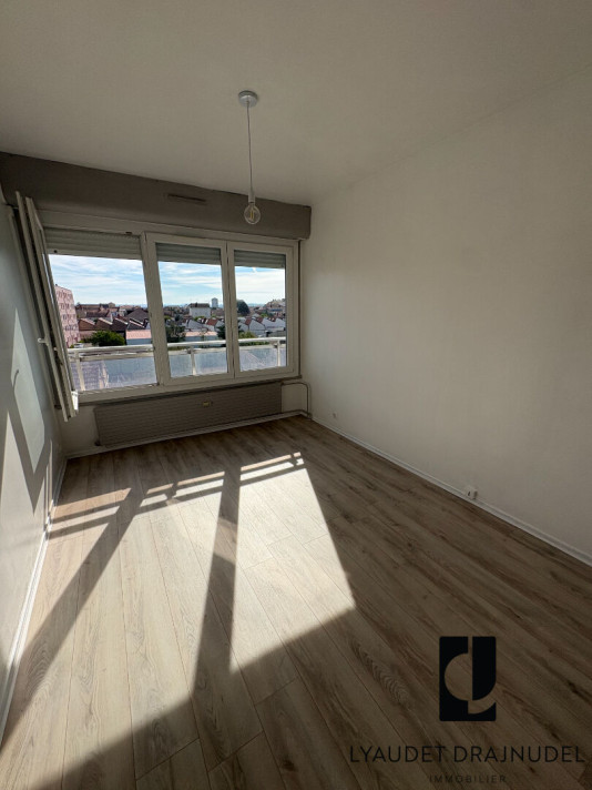 Voir la photo 1/3 du type apartment à Riorges