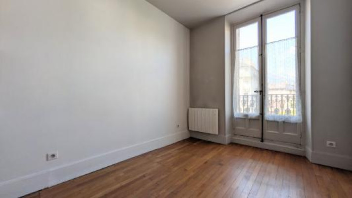 Voir la photo 1/12 du type apartment à Chambéry