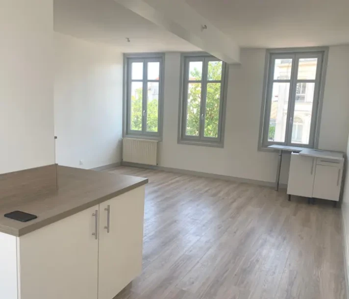 Voir la photo 1/8 du type apartment à Cognac