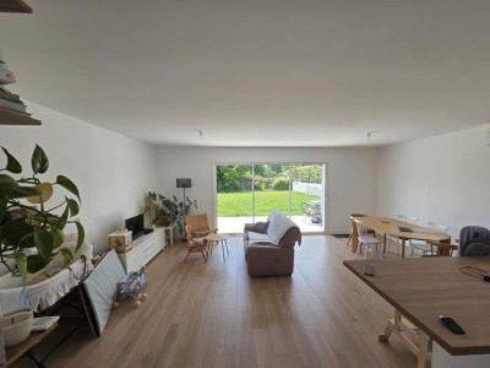Voir la photo 1/6 du type house à Saint-Genès-de-Fronsac