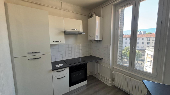 Voir la photo 1/10 du type apartment à Clermont-Ferrand