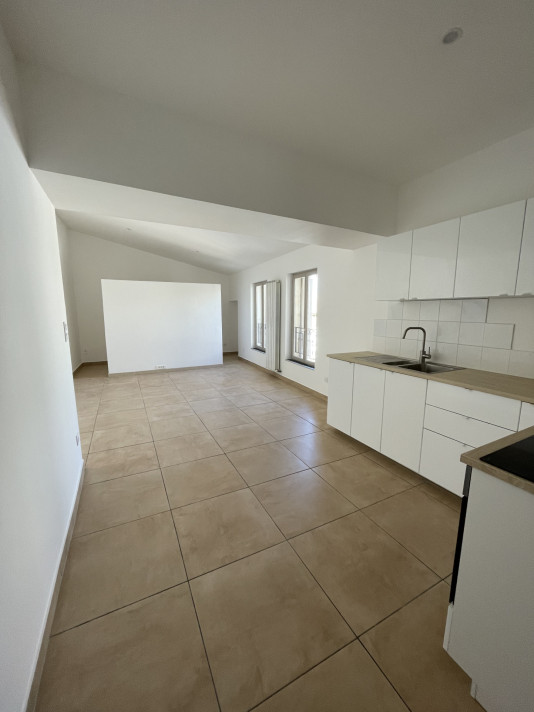 Voir la photo 1/8 du type apartment à Nîmes