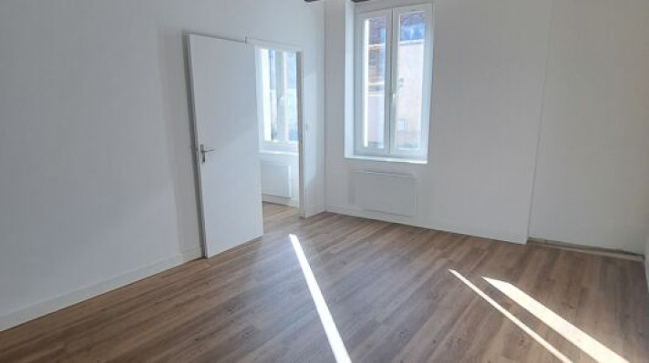 Voir la photo 1/3 du type apartment à Subligny