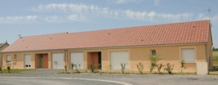 Voir la photo 1/1 du type house à Pruniers