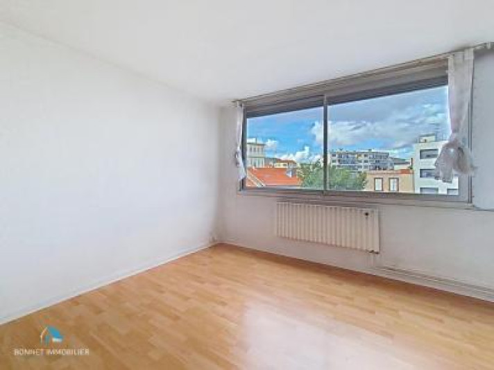 Voir la photo 1/14 du type apartment à Clermont-Ferrand