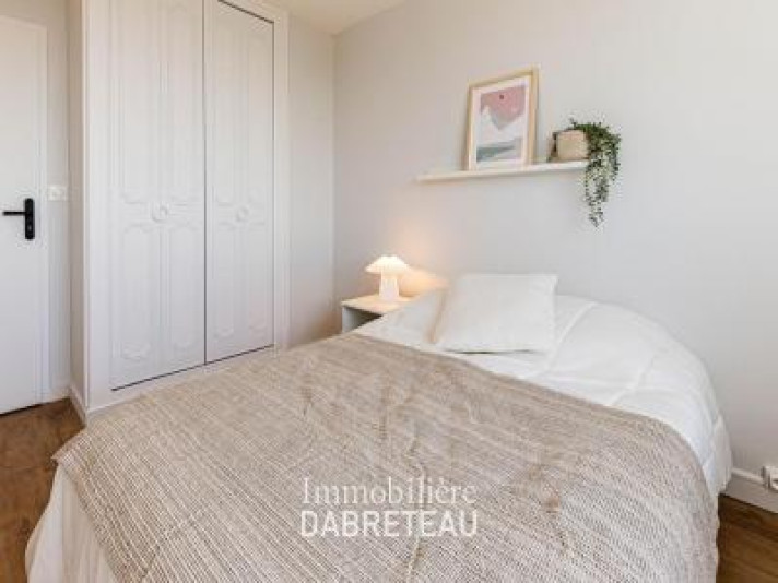Voir la photo 1/6 du type apartment à Bron
