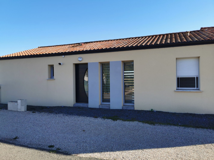 Voir la photo 1/9 du type house à Rives-d'Autise