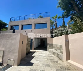 Maison à Fréjus