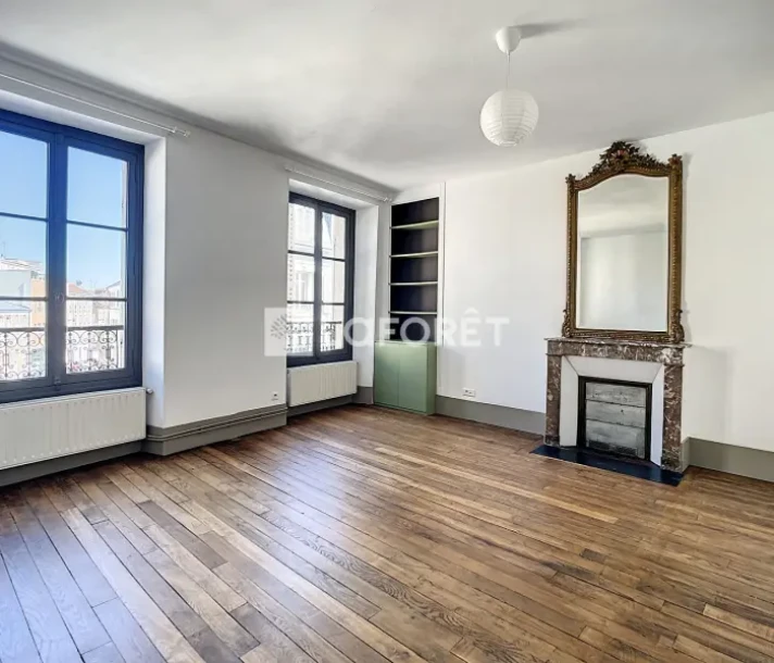 Voir la photo 1/6 du type apartment à Versailles