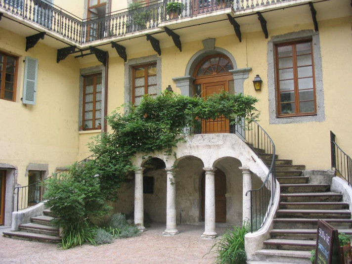 Voir la photo 1/2 du type apartment à Annecy