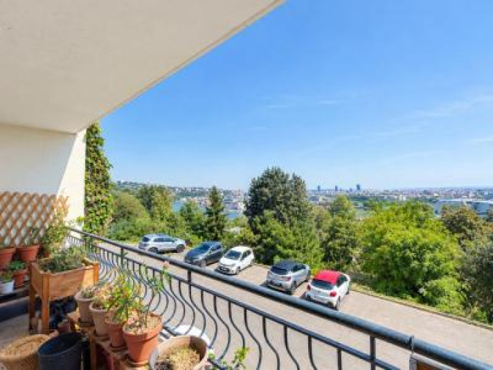 Voir la photo 1/8 du type apartment à La Mulatière