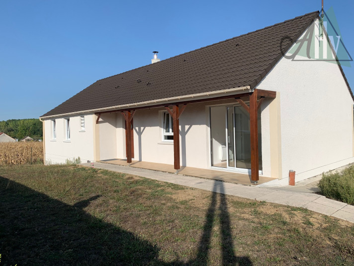 Voir la photo 1/10 du type house à Les Ormes-sur-Voulzie