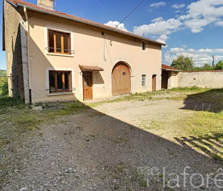 Voir la photo 1/10 du type house à Vouxey