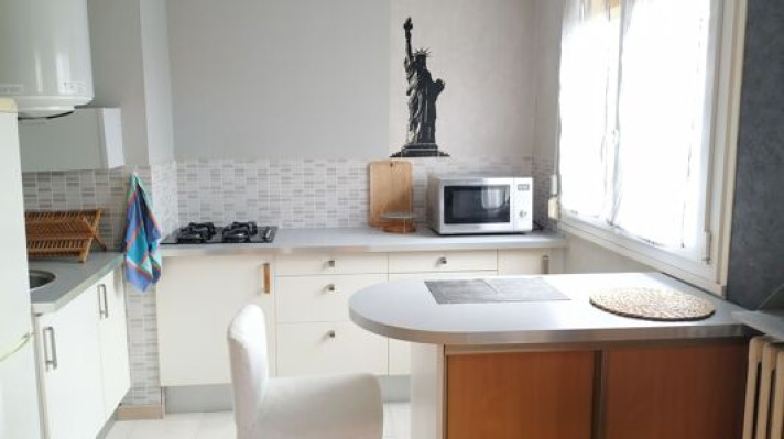 Voir la photo 1/3 du type apartment à Compiègne