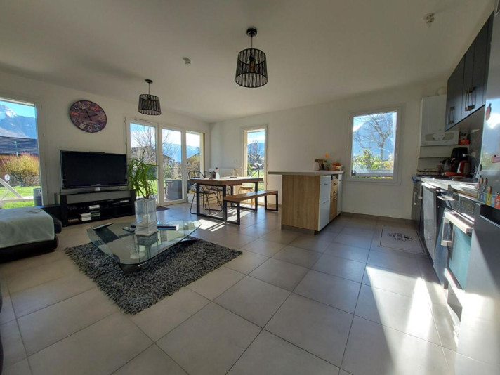 Voir la photo 1/10 du type apartment à Lathuile