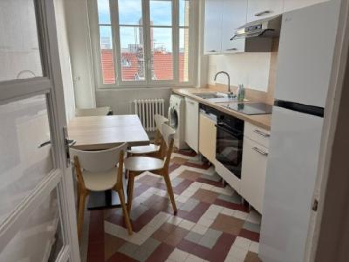 Voir la photo 1/14 du type apartment à Lyon