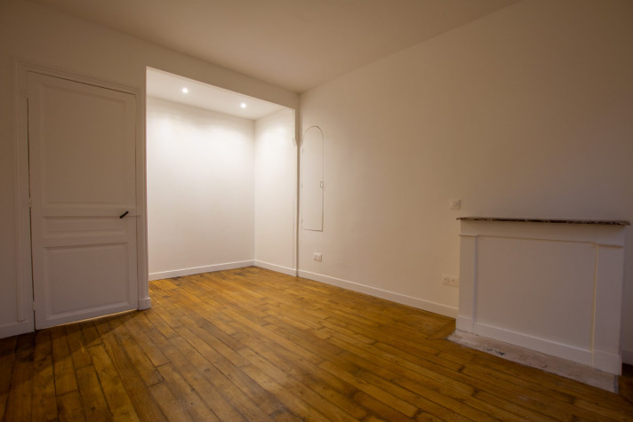 Voir la photo 1/7 du type apartment à Paris