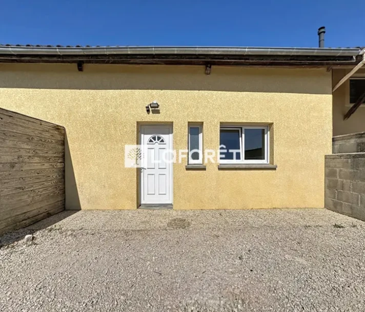 Voir la photo 1/18 du type house à Domsure