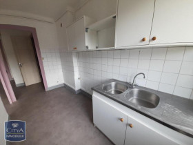 Appartement à Le Chambon-Feugerolles