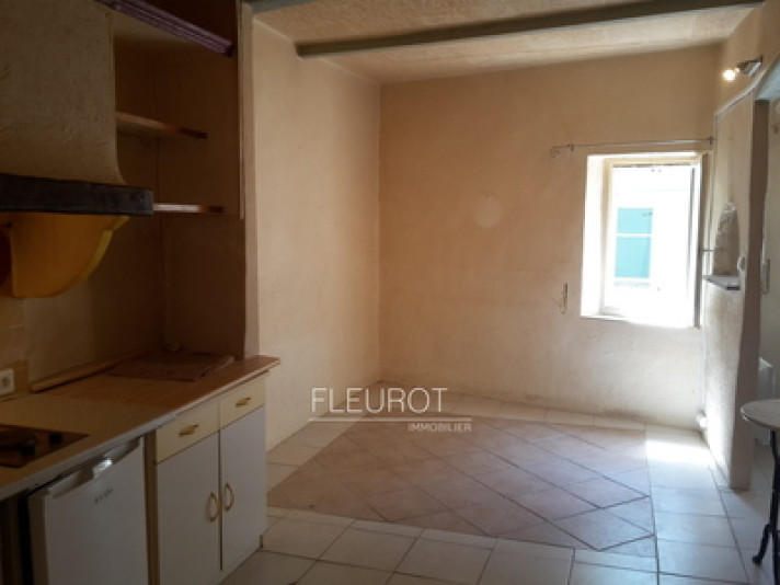 Voir la photo 1/4 du type studio à La Ciotat