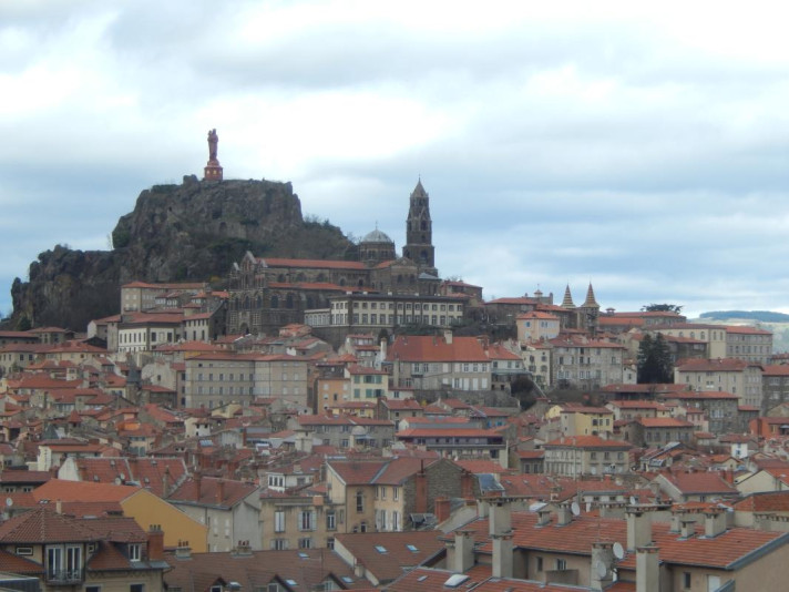Voir la photo 1/8 du type apartment à Le Puy-en-Velay